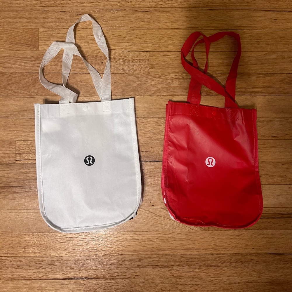 red and white lulu lemon reusable shopping bags